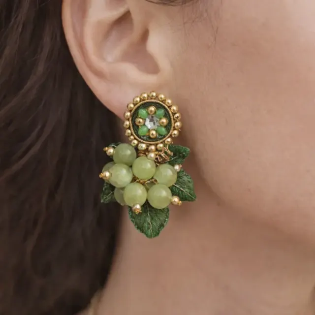 Angoori Nakhra
