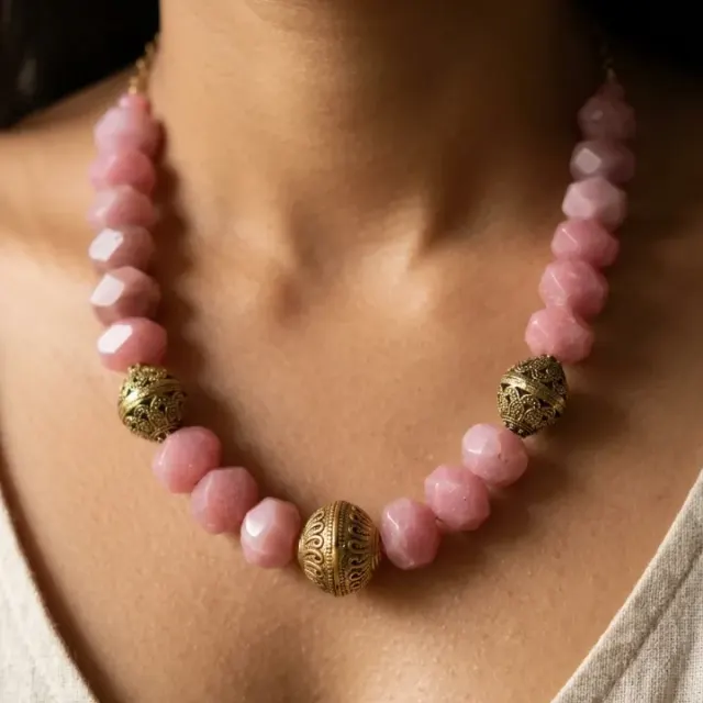 Gulabi Rani — Chunky Glass Bead Choker