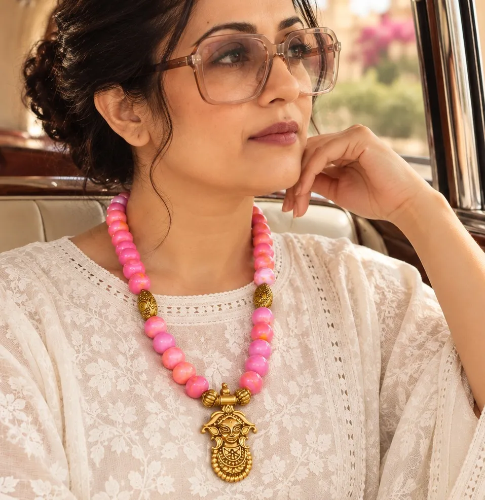 Gulabi Noor – Devi Pendant Neckwear